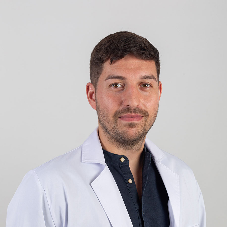 Dr. Álvaro Núñez